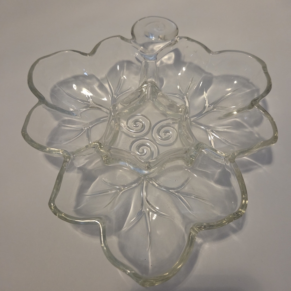 Source Unknown Clear Glass Floral Serving Dish - Picture 2 of 6